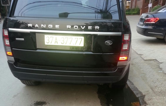 Xe độc, biển đẹp dàn hàng ngang “diễu” phố xứ Nghệ